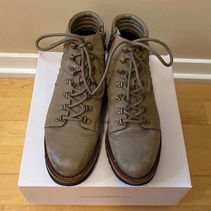 Blondo Water Proof Boots 🥾 in Fabulous Mashroom Color 🥾